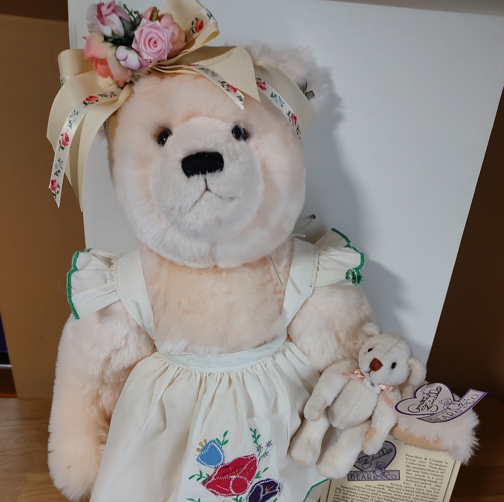 Annette Funicello Bear Peaches and Cream #086313 NWT NIB